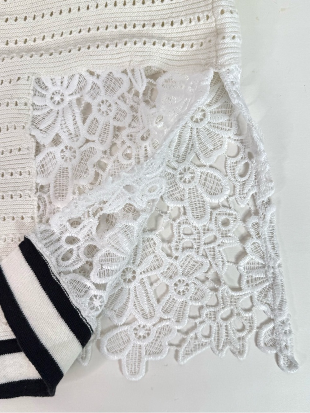 FRENCH CONNECTION Women Small Textured White Knit V-Neck Sweater Generous Sizing - Picture 14 of 16